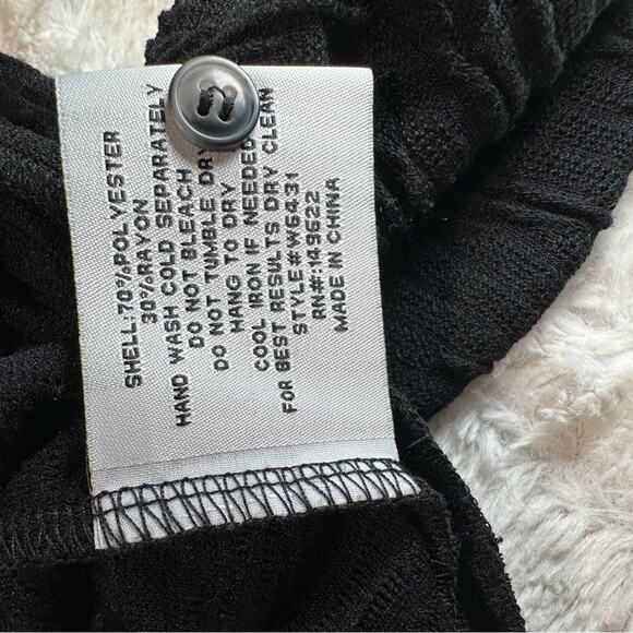 Walter Baker Size XS Black Melinda V-Neck Button Down Top Neutral Monochrome - Picture 8 of 12